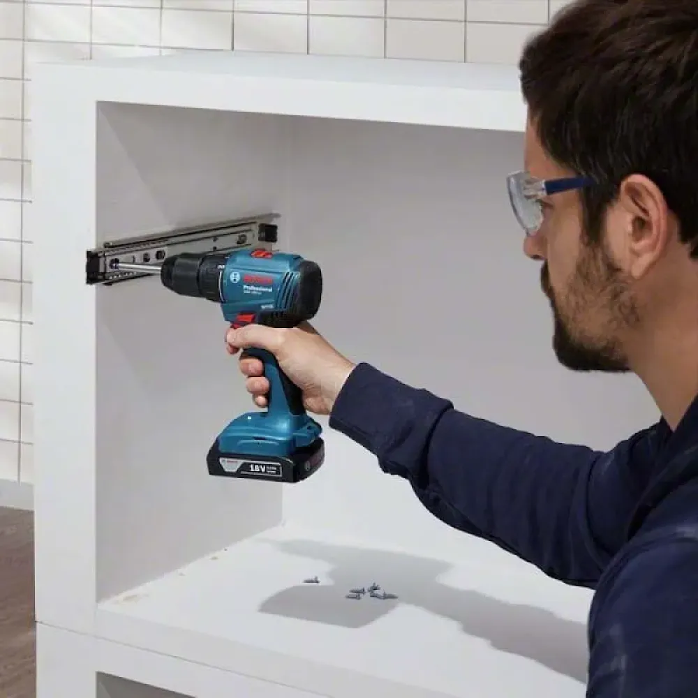 Bosch GSR 185-LI Professional аккумуляторный шуруповерт (2 x 2 Ач, ЗУ), 06019K3000